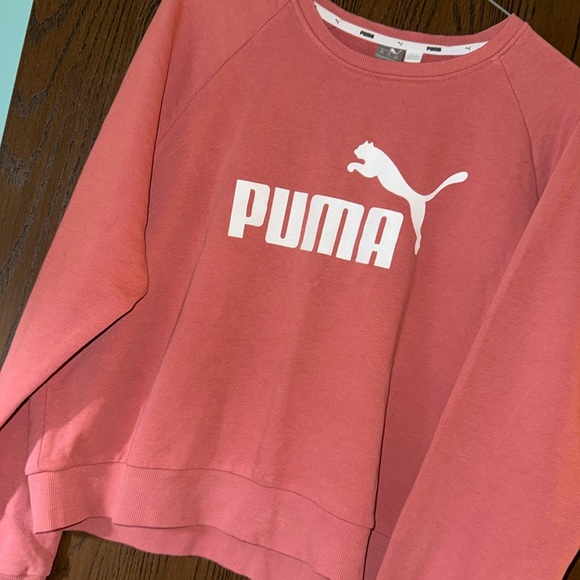 PUMA crop style crewneck sweatshirt
Size XL - Picture 2 of 3